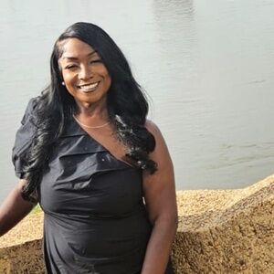 Meet your Posher, Stacy